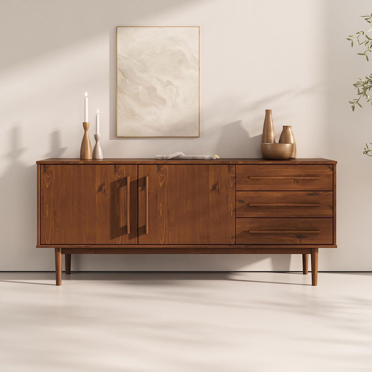 Sideboard aus Massivholz mit 2 Turen, 3 Schubladen und verstellbarem Einlegeboden